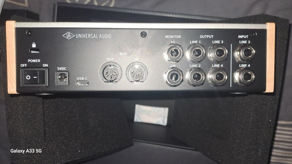 Звукова карта Universal Audio Volt 476