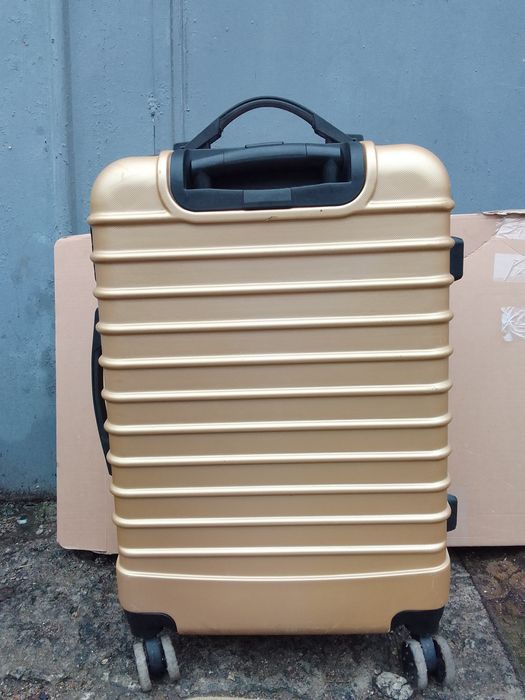 Чемодан дорожный с ньюансом.