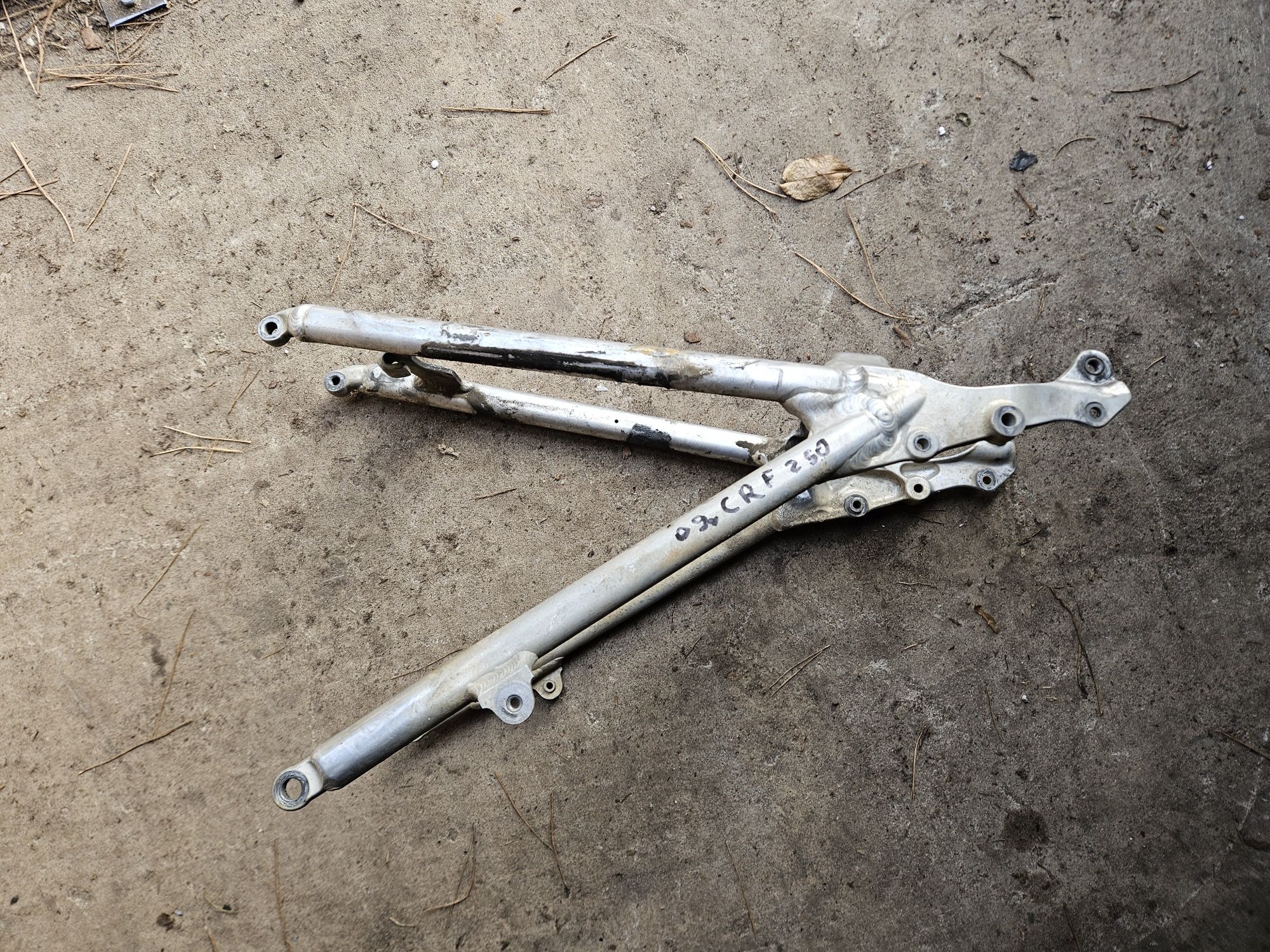 Subframe rama Honda CRF 250 09r, stelaż tył zadupek dwa wydechy