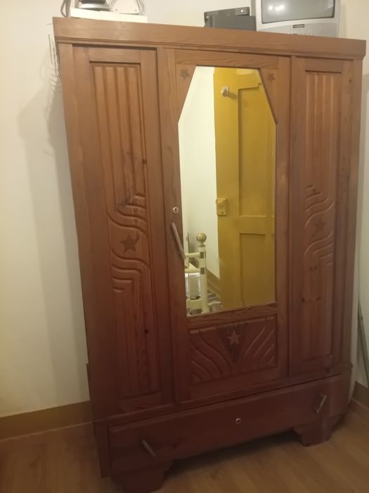 conjunto de quarto em madeira