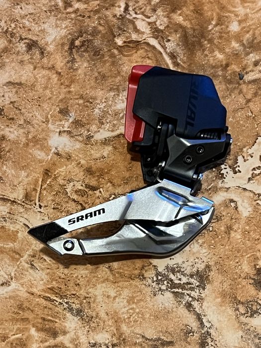 Przednia przerzutka SRAM Rival AXS fd-riv-e-d1