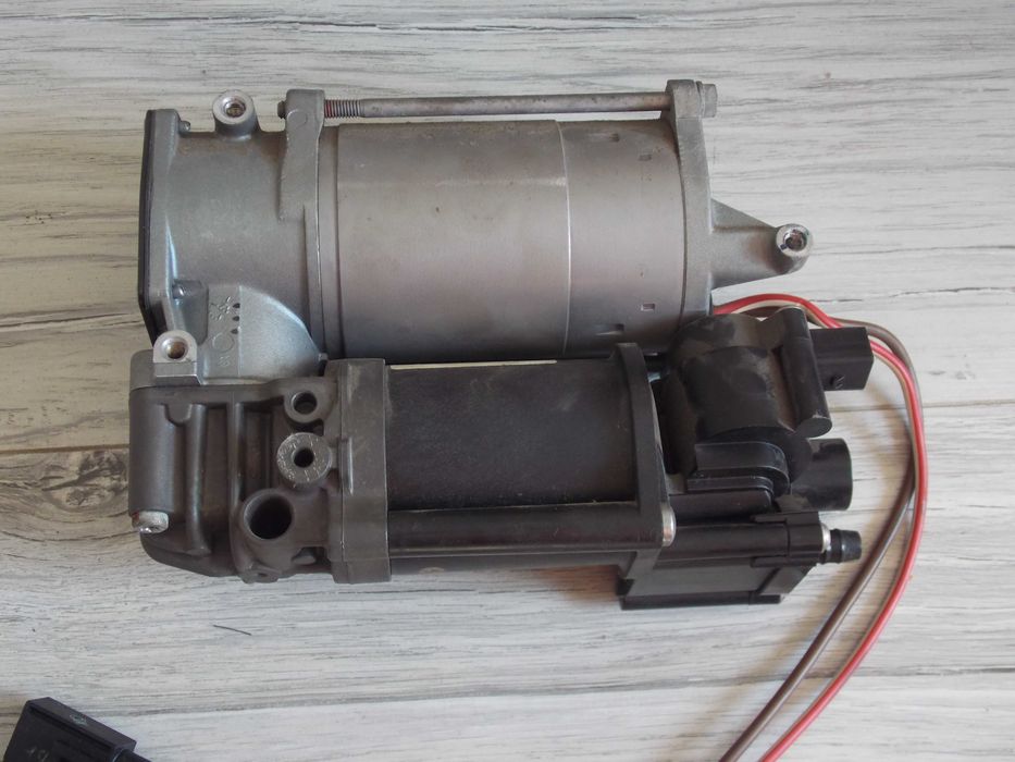 Kompresor zawieszenia Wabco oryginał BMW5 7 F01,F02,F11 do regeneracji