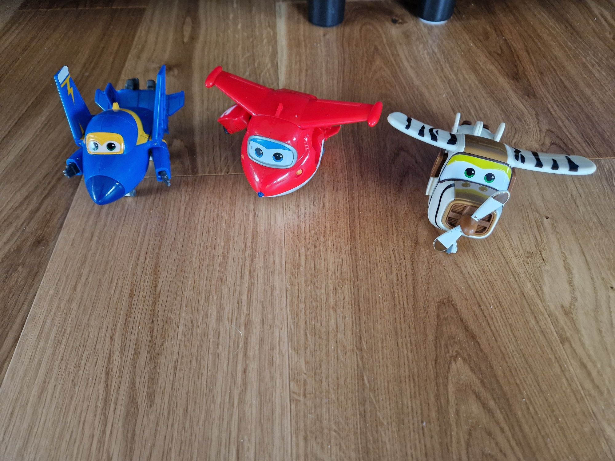 Super Wings - Jetek, Lotek i Robot Śmigu
