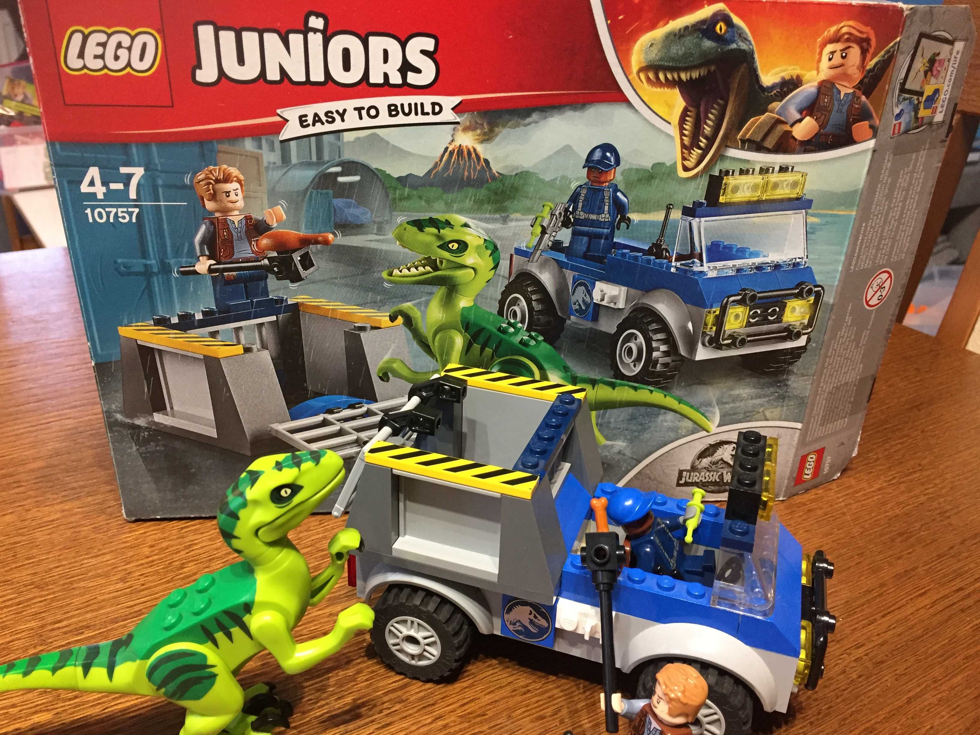 LEGO Junior 10757 - Jurassic World + 2 dinozaury