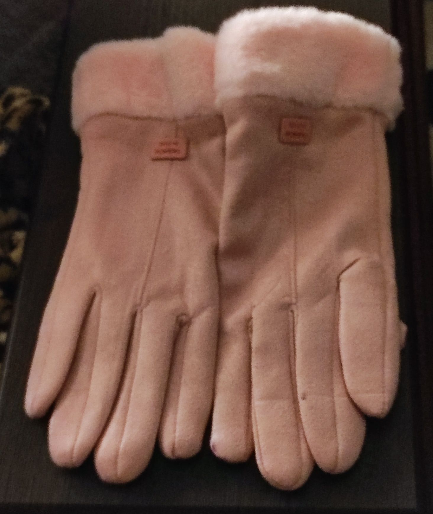Абсолютно новые утеплённые женские зимние перчатки