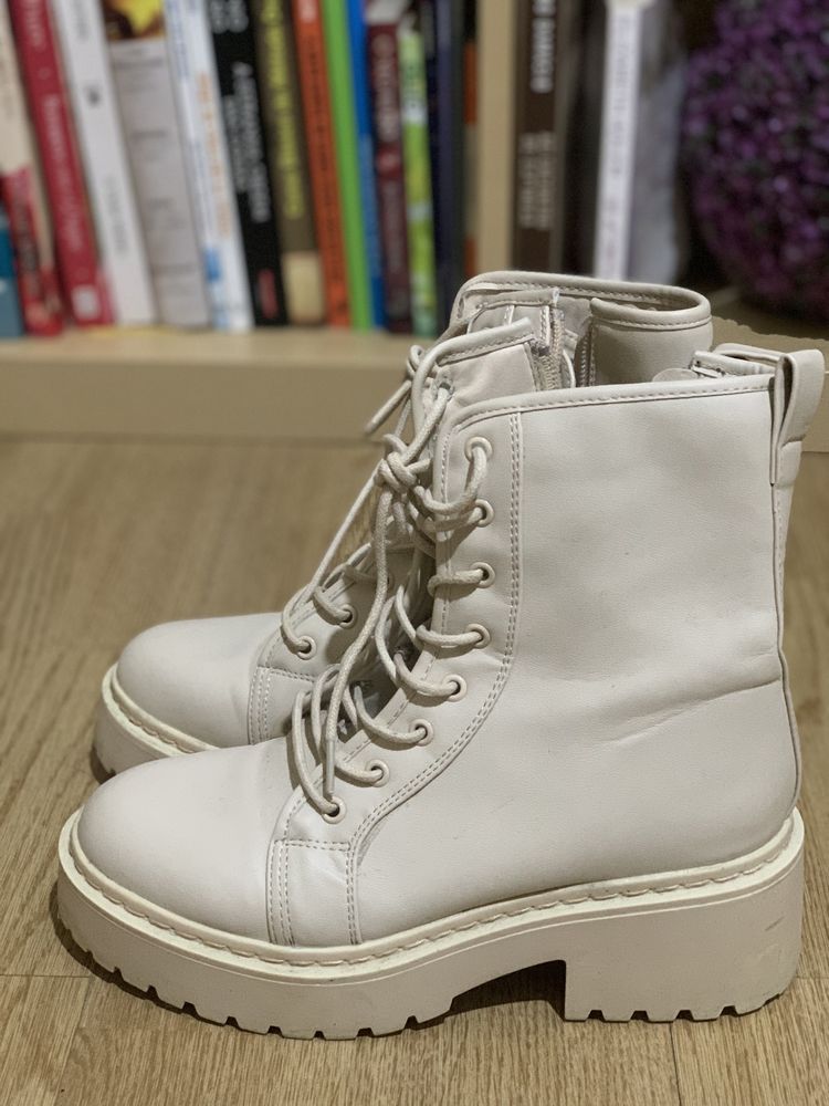 Botas bege Tiffosi
