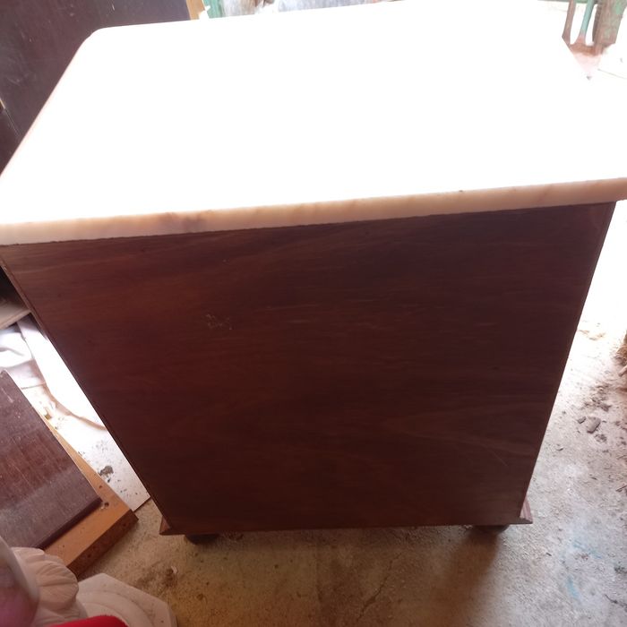 Mesa de cabeceira antiga