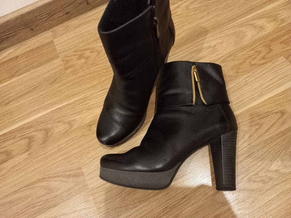 Шкіряні черевики жіночі осінні