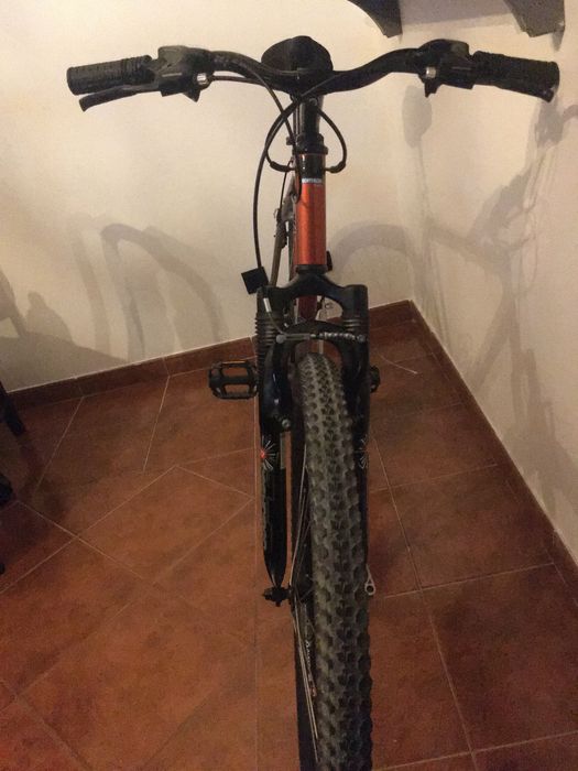 Bicicleta TT Decathlon de adulto , roda 26 ou troco.