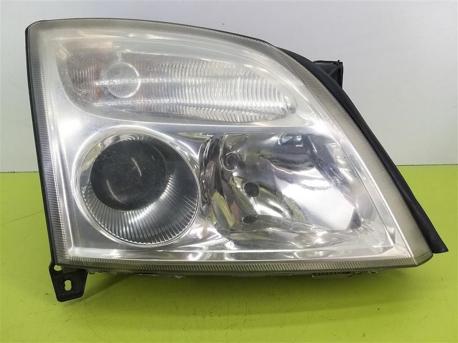 Reflektor lampa przód prawa Opel Vectra C SIGNUM 2002-2005 XENON HELLA