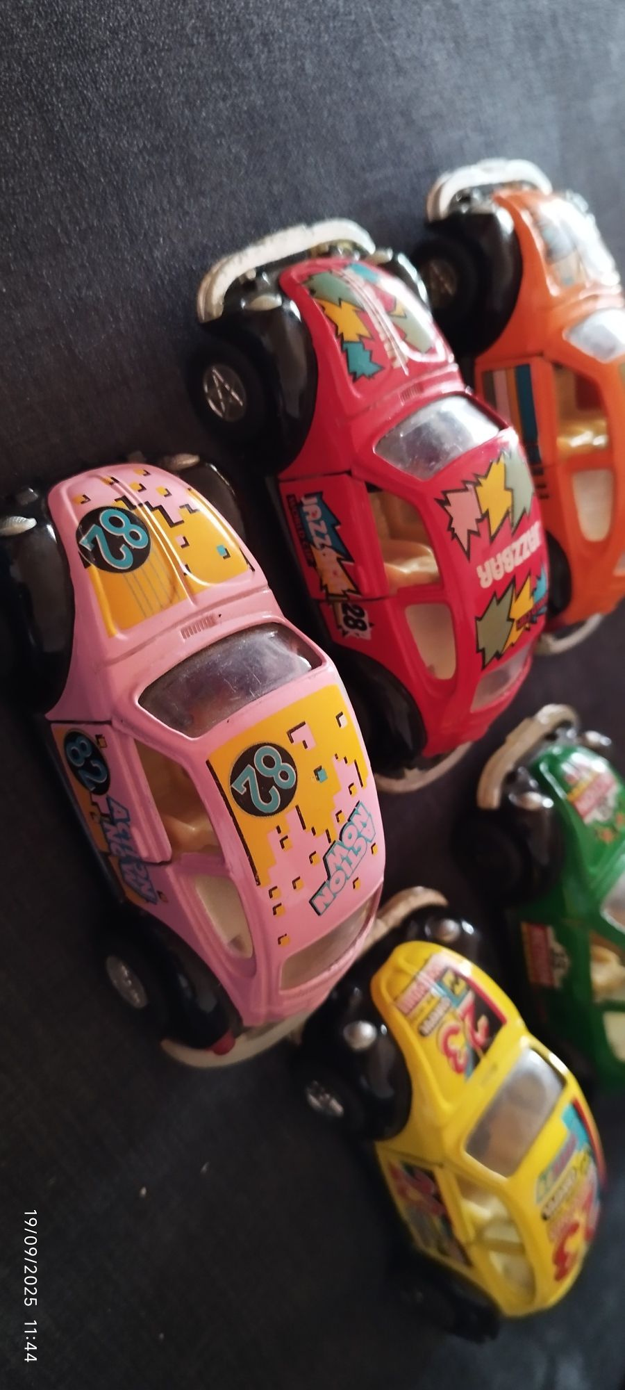Vendo carrinhos de coleção