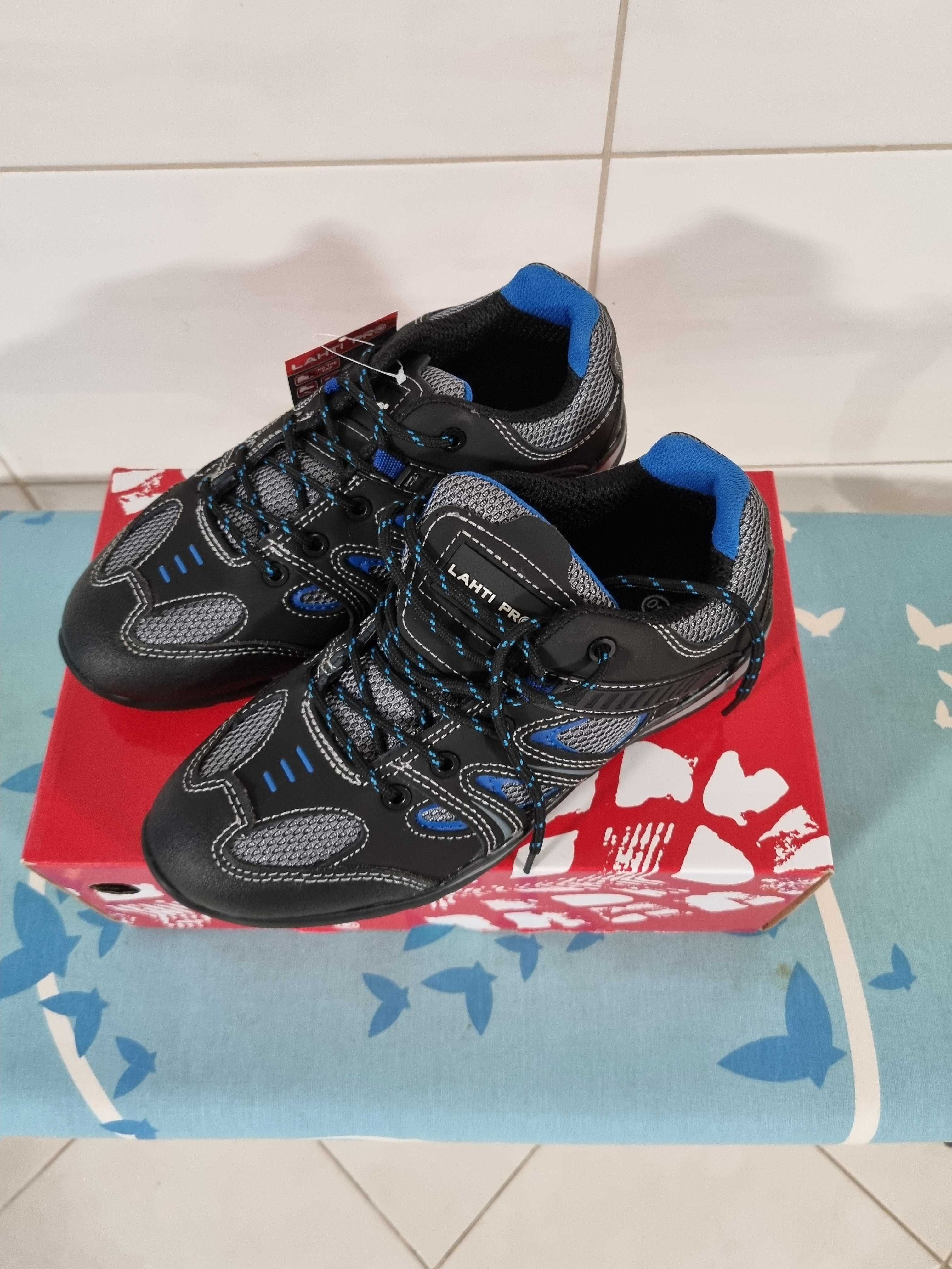 Buty robocze LAHTI PRO  r. 40