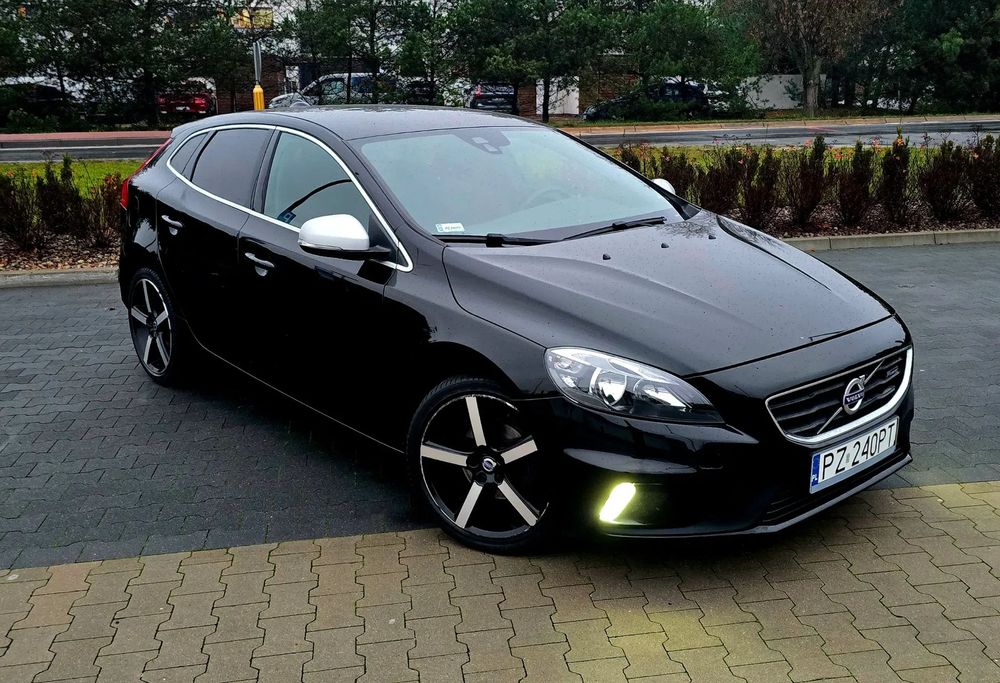 Volvo V40 Volvo V40, V-40, Bogata wersja! Garażowany! Warto - Opis!