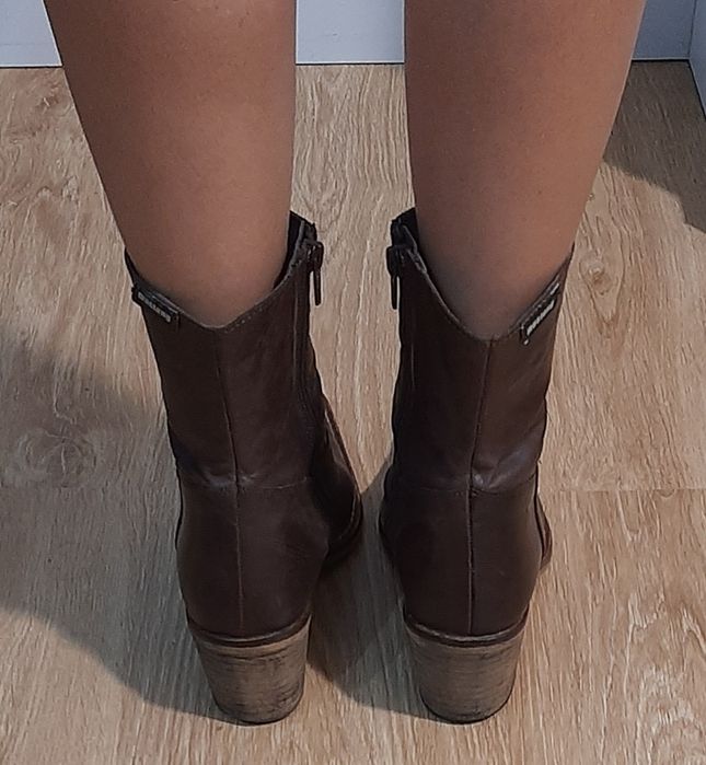 Botas castanhas Mustang