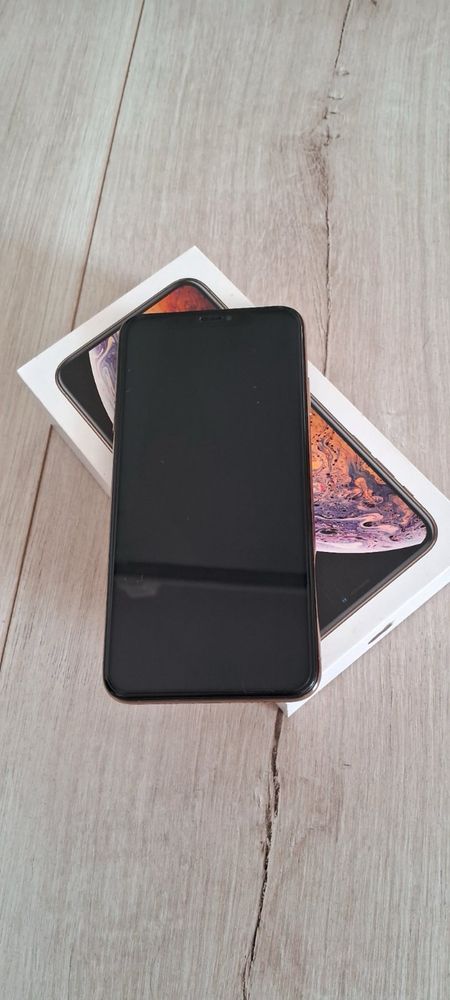 Продам айфон xs max 256