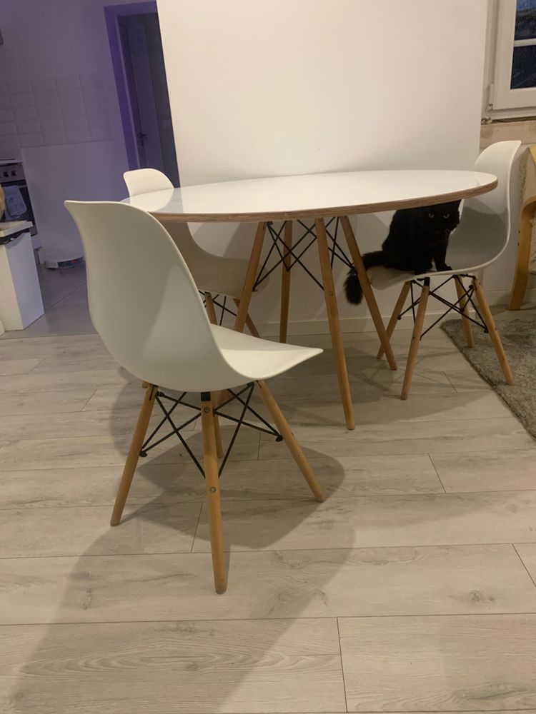 Mesa com 4 cadeiras