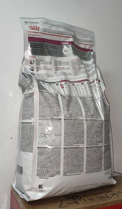 Ração Seca ROYAL CANIN Renal Para Gatos 4Kg + OFERTA De Fonte De Água