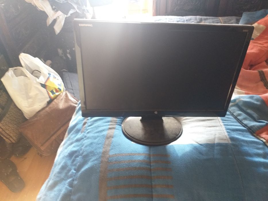 Monitor 19 polegadas sem base