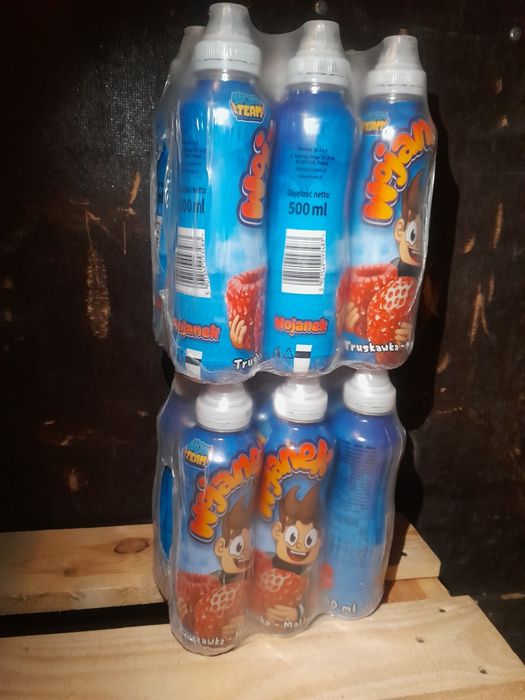 Zestaw 12 butelek Wojanki. Wojanek o pojemności 500 ml.