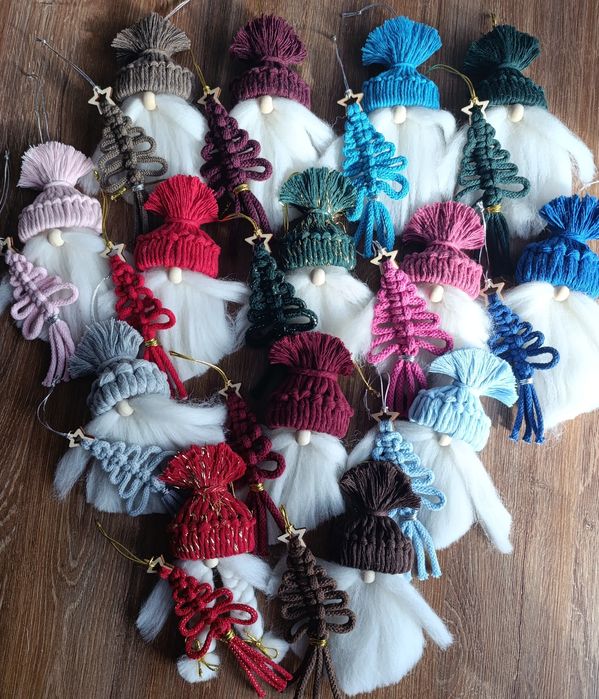 Kolorowe choinki ozdoby świąteczne Boże Narodzenie prezent zawieszki