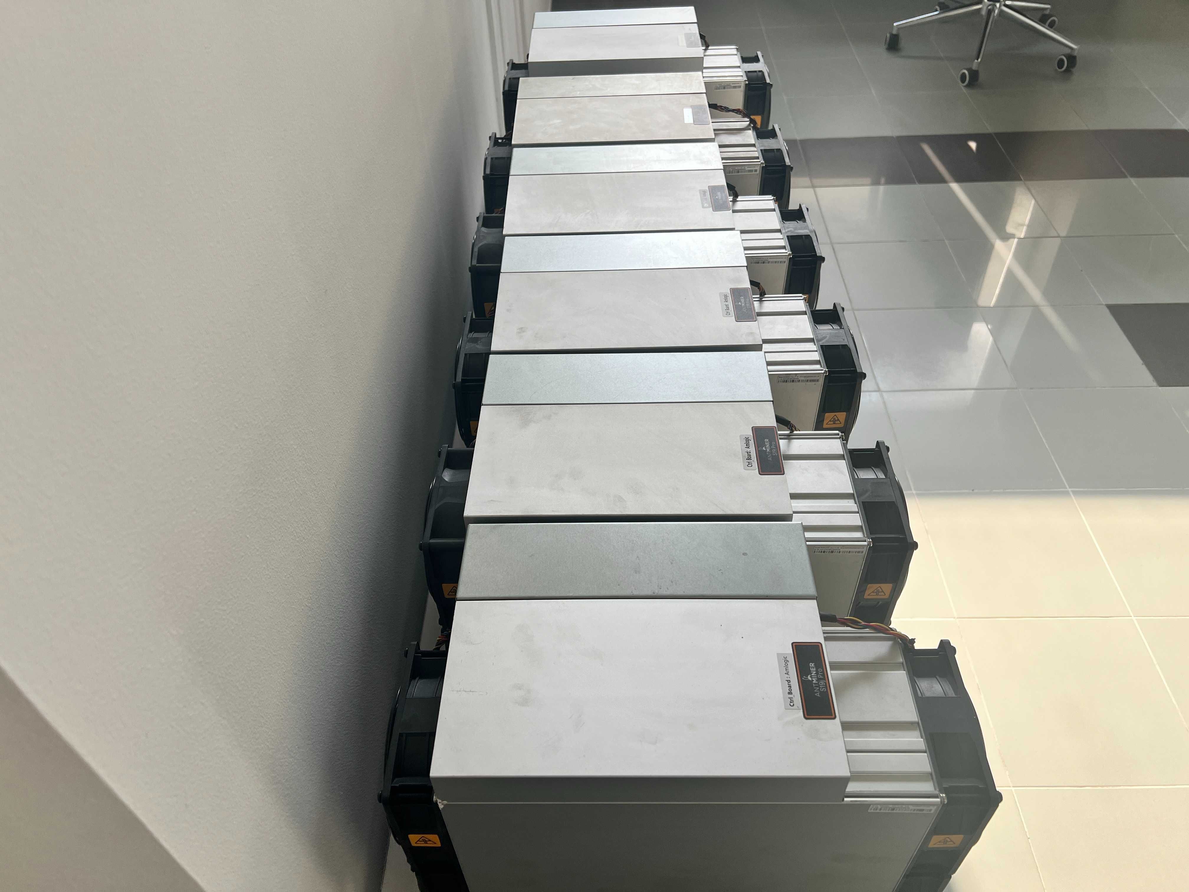 Б/в Майнери Asic Bitmain Antminer S19j Pro+ 117 Th 3400Вт Наявність