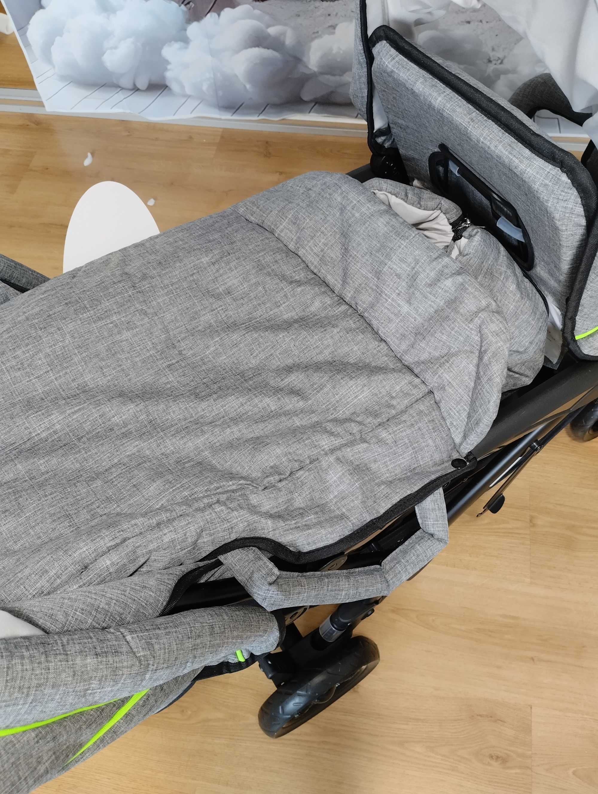 Wózek Chic 4 Baby Duo szary dla rodzeństwa podwójny bliźniaków z gondo