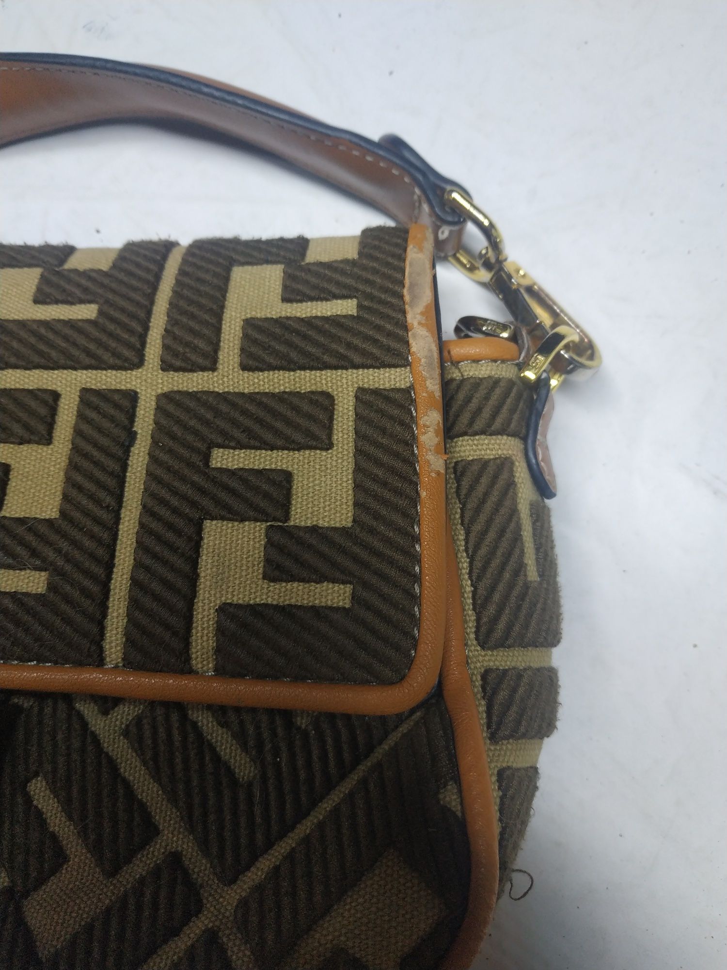 Сумка fendi оригінал у хорошому стані