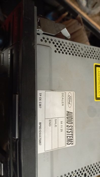 Ford radio  6000