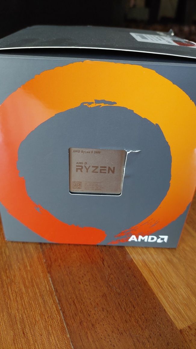 AMD Ryzen 5 2600 + cooler na caixa