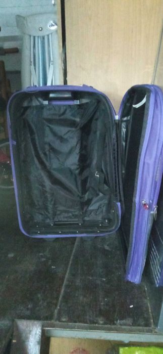 Mala de viagem trolley roxa