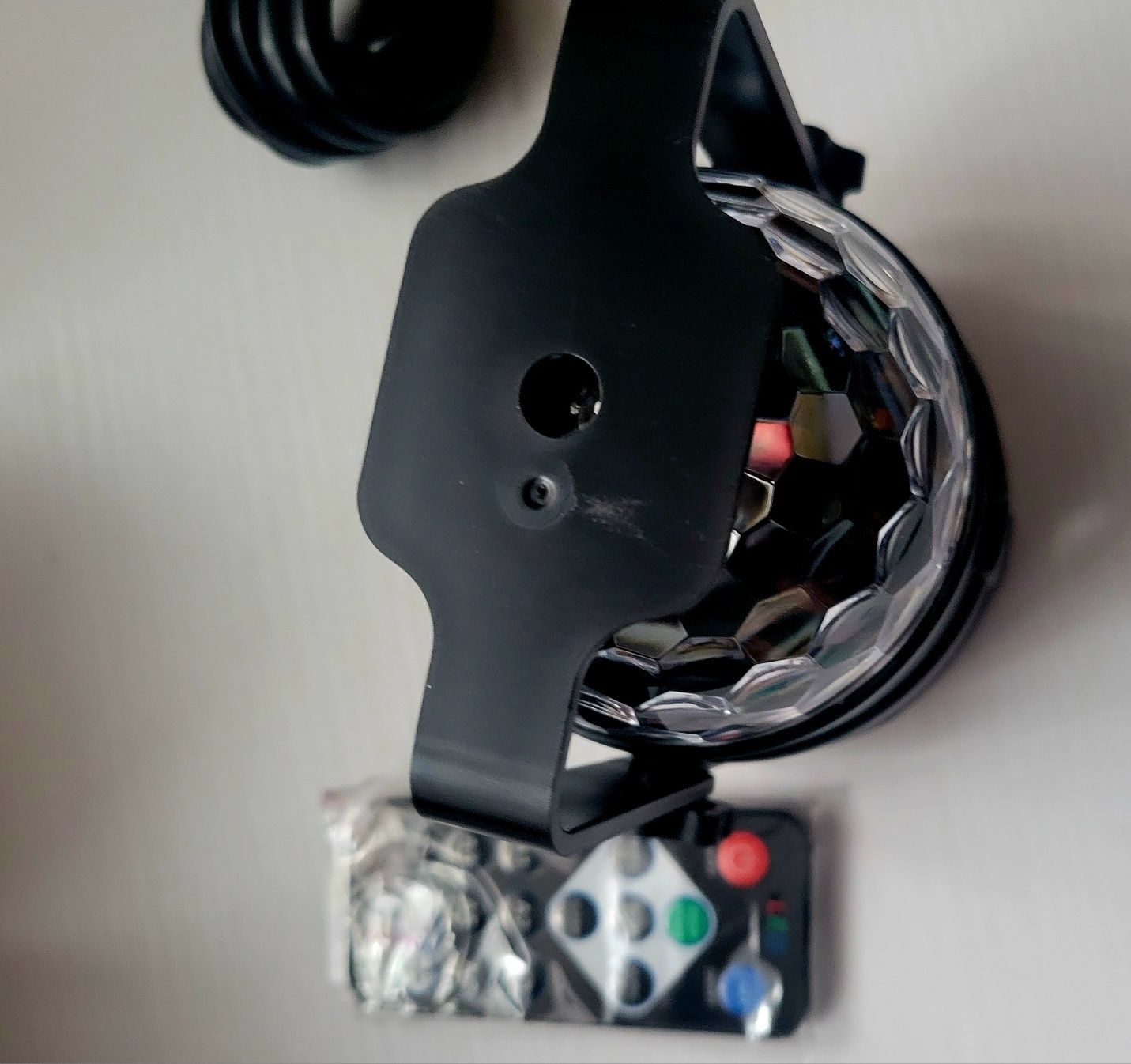 Диско шар с датчиком звука стробоскопом LED Party Light с пультом.