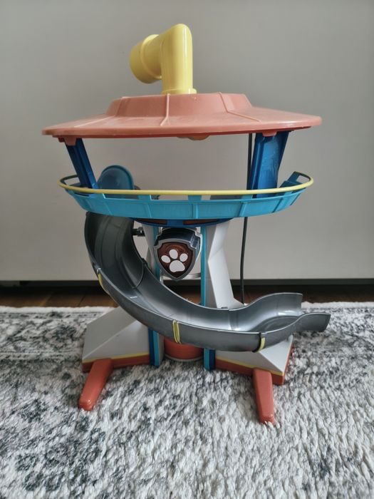 Baza psi patrol z windą