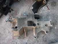 Vw Audi Passat B5 1.9 A4 A6 lapa wspornik alternatora 038903143AE