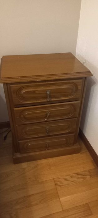 Mesa de cabeceira madeira