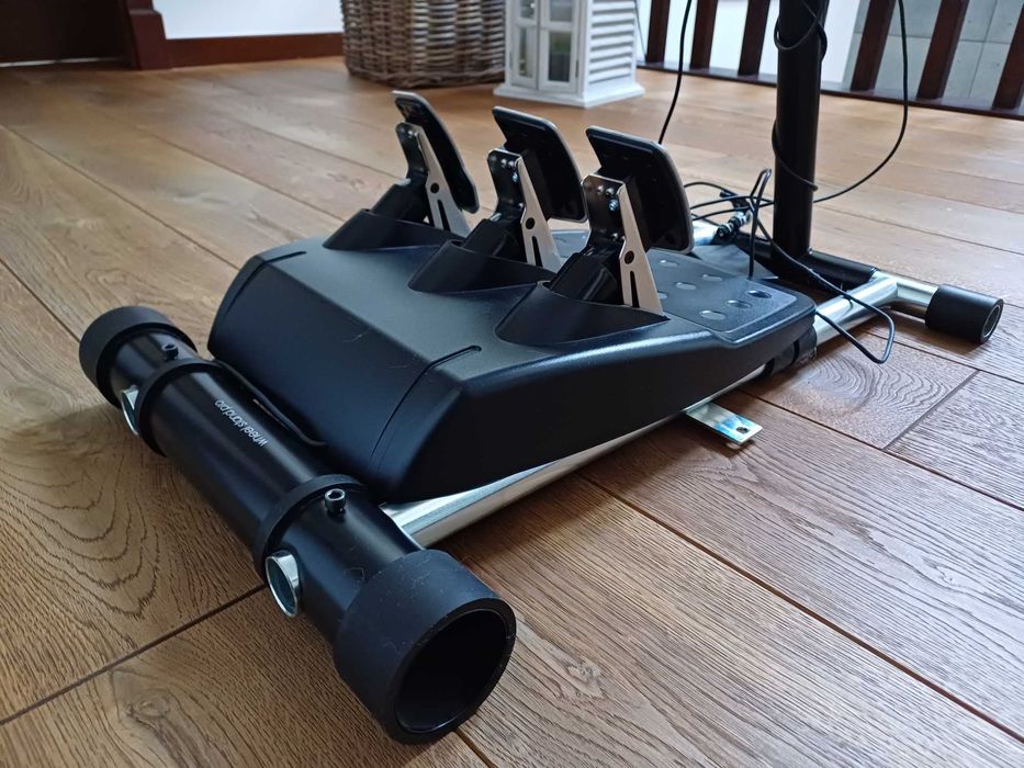 Logitech G29 + Shifter + Stojak – Stan Idealny, Używane 3 Razy