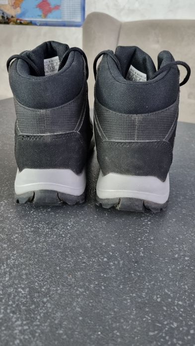 Детские осенние-зимние ботинки-кроссовки Adidas Terrex термо на мальчи