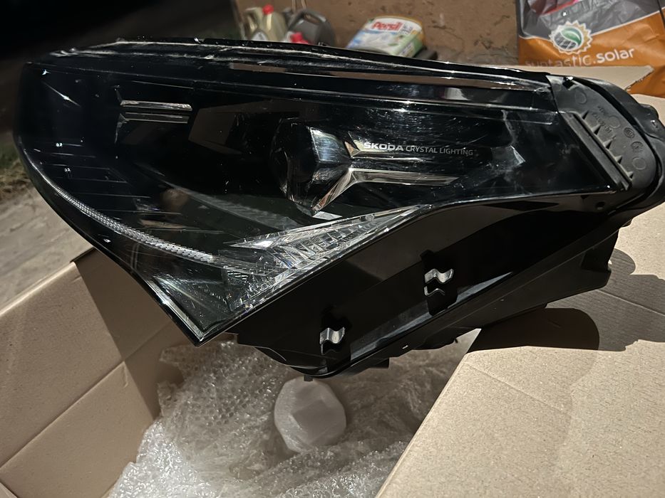 Фара ліва skoda Enyaq EV