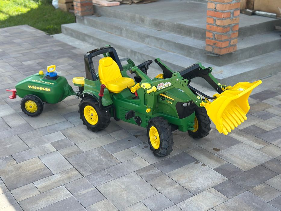 Трактор дитячий John Deere, rollyFarmtrac, rollytoys