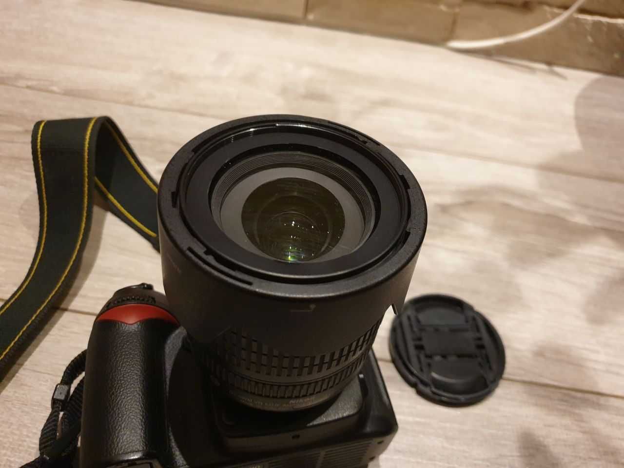 Aparat Lustrzanka Nikon D90 + obiektyw AF-S Nikkor 18-105 + futerał