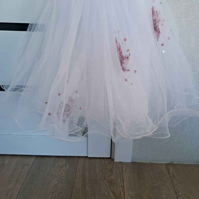 Нарядна сукня для дівчинки 3-4 рочки