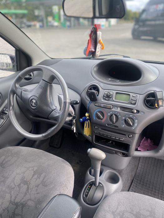 Toyota jaris 1.3 automat