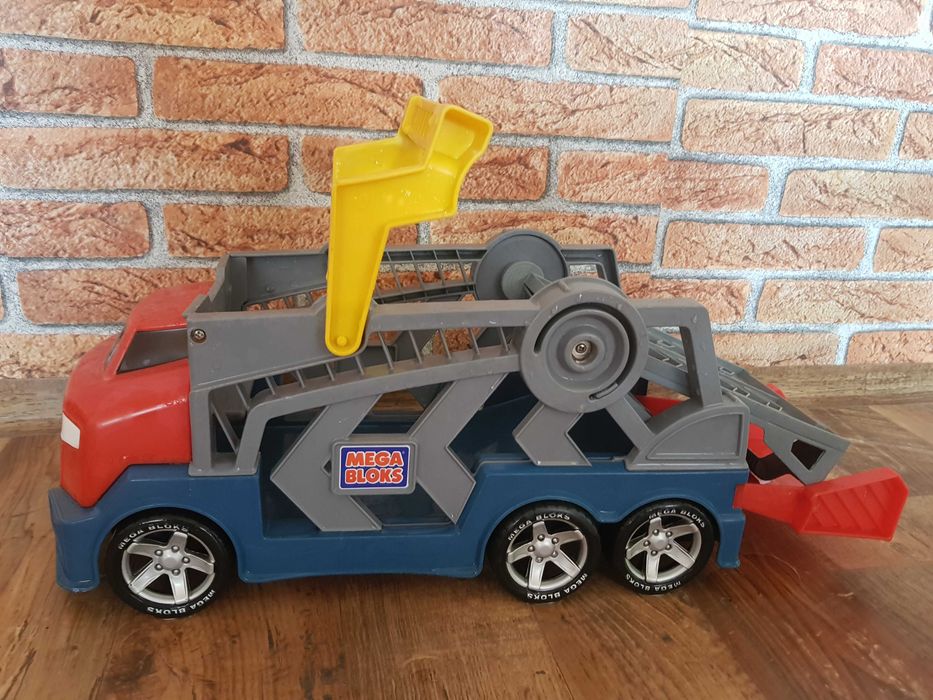 Mega Bloks - auto - duża rozkładana laweta