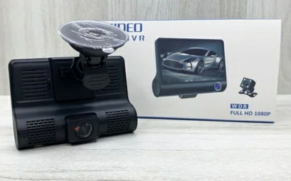 Відеореєстратор має три камери