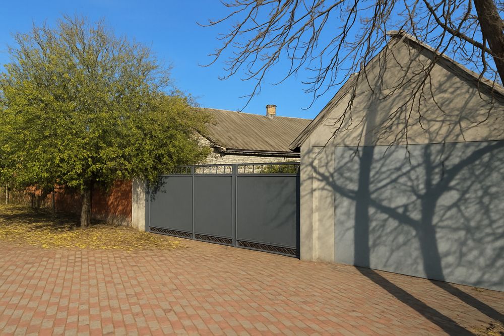 Продам дом 4 комнаты, гос Акт, гараж, удобства в доме.  Измаил