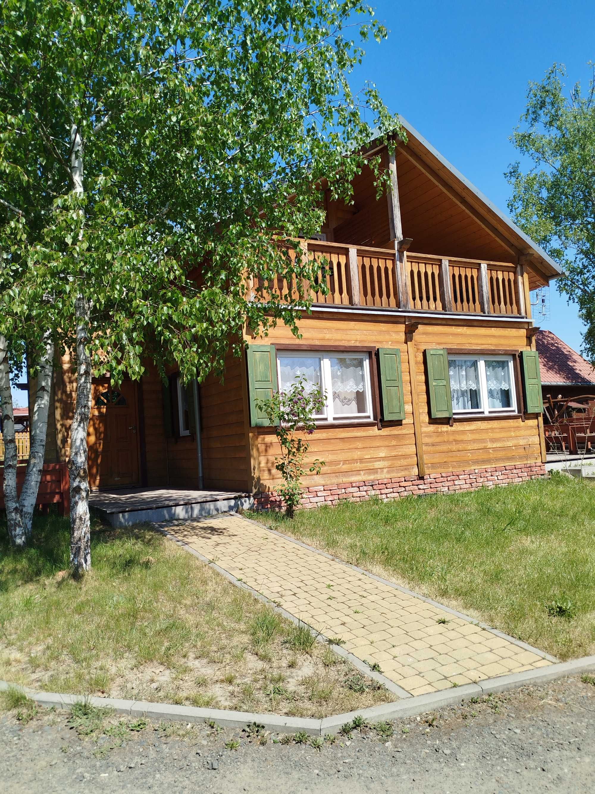 Domek nad jeziorem
