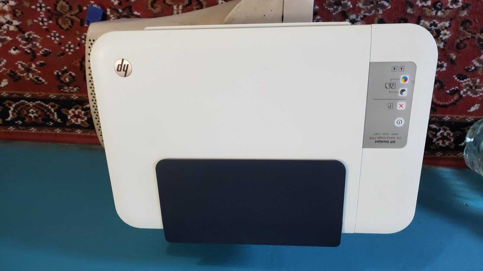 Принтер HP Deskjet 1516