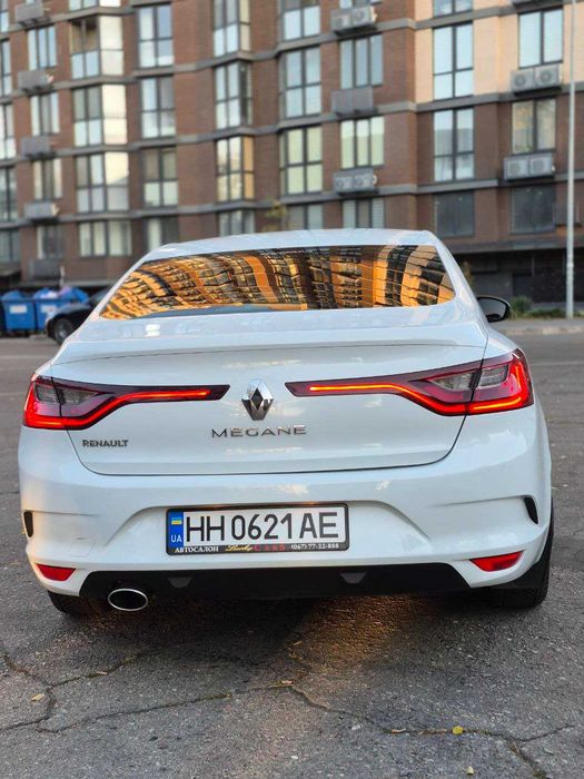 Рено Меган  2019 року