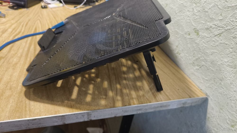 Охлаждающая Подставка для ноутбука