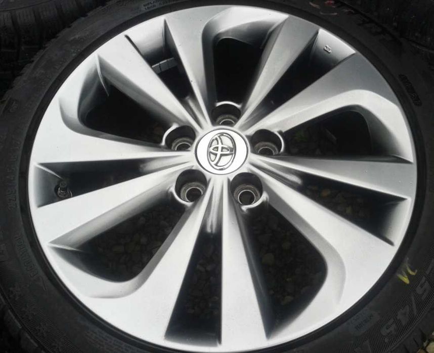 Felgi Alu R17'' 5x114.3 toyota auris corolla szare avensis chr verso