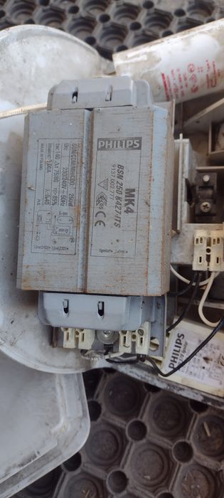 Sprzedam sprawną lampę uliczną